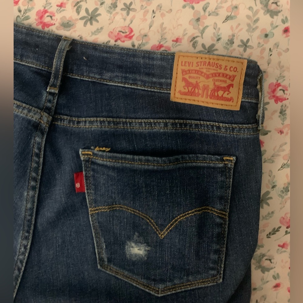 Levi’s 711 skinny jeans